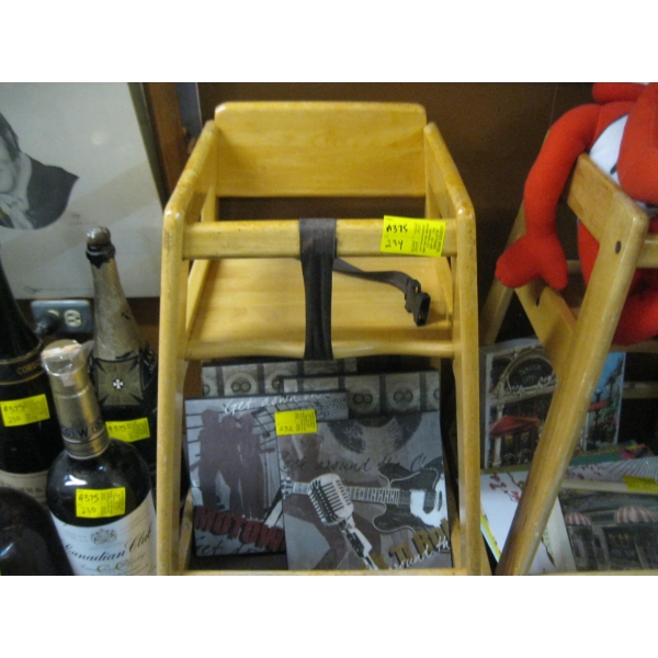 WOODEN COMMERCIAL HIGHCHAIR