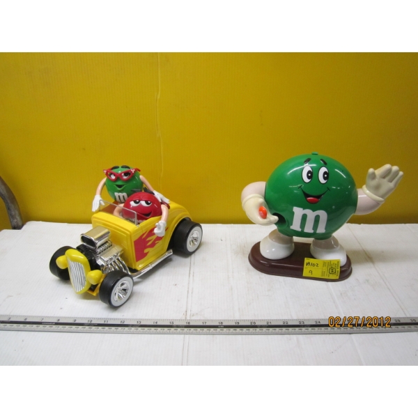 2 M&M FIGURINES
