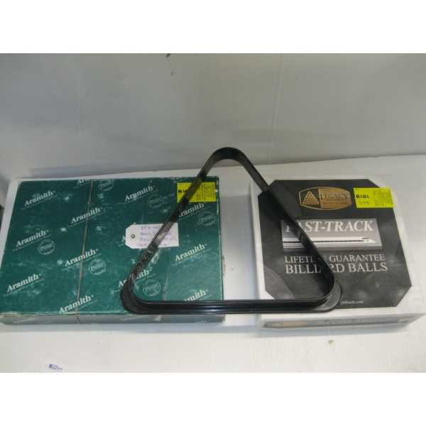SET OF BILLIARD BALLS & SET OF SNOOKER BALLS