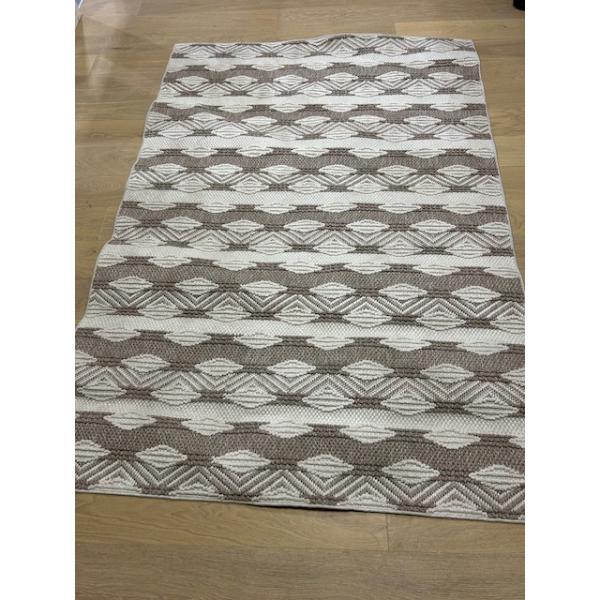 7'5"X5"2" AREA CARPET
