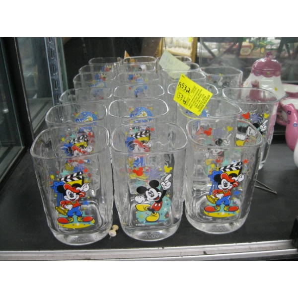 10 DISNEY GLASSES
