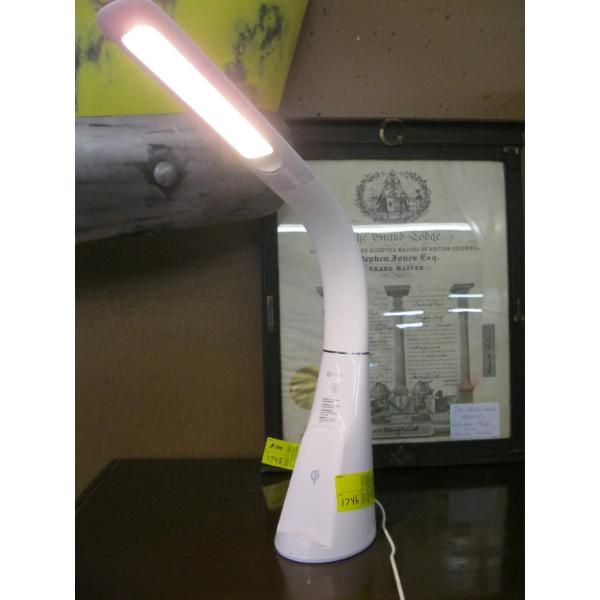 OTTLITE DESK LAMP W/USB & PHONE CHARGER