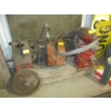 Image 1 : 3 VINTAGE ITEMS - GRINDER, ADD-ON FOR A HYDRAULIC PUMP, ETC.