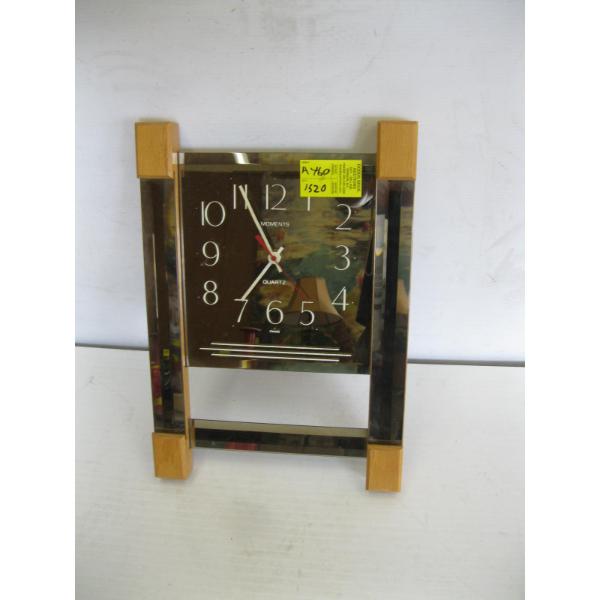 MIRRORED CLOCK