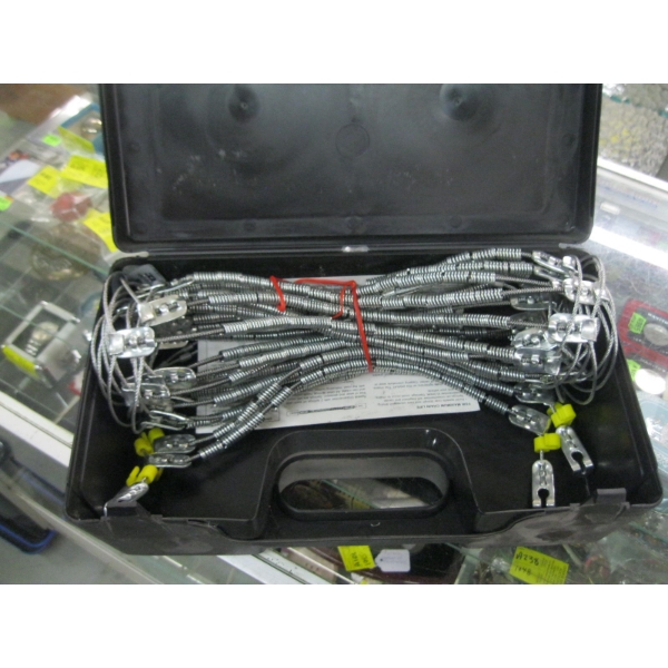 SET OF RADIAN TIRE CHAINS