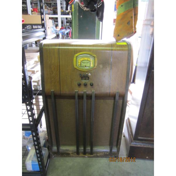 SPARTAN CANADIAN WOOD CASED CABINET RADIO