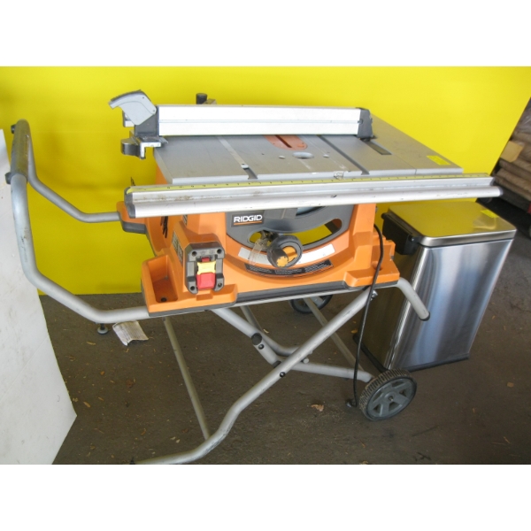 RIGID TABLE SAW ON FOLDING STAND