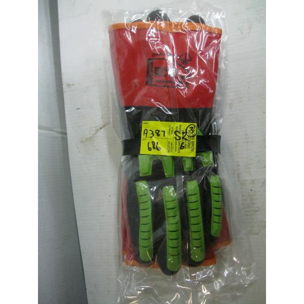 3 PAIR OF SZ 9 GLOVES