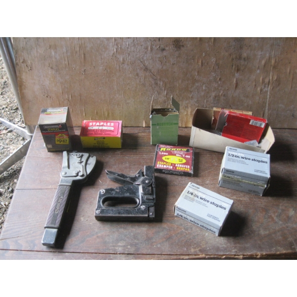 STAPLE GUN & STAPLES