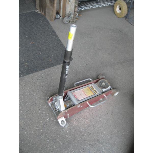 BLACKJACK 2 1/2 TON ALUMINUM HYDRAULIC JACK - MISSING 1/2 HANDLE