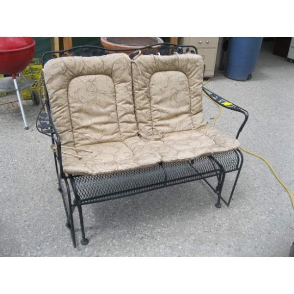 2 SEAT GLIDING OUTDOOR LOVESEAT