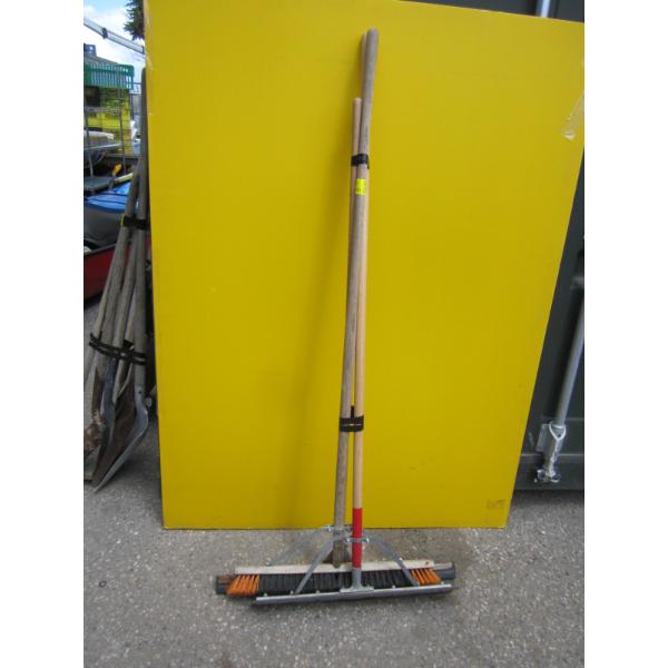 BUNDLE W/2 SQUEEGEES & A PUSH BROOM