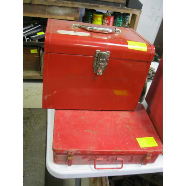 PORTER CABLE BELT SANDER IN CASE W/EXTRA BELTS & SM. TIN BOX