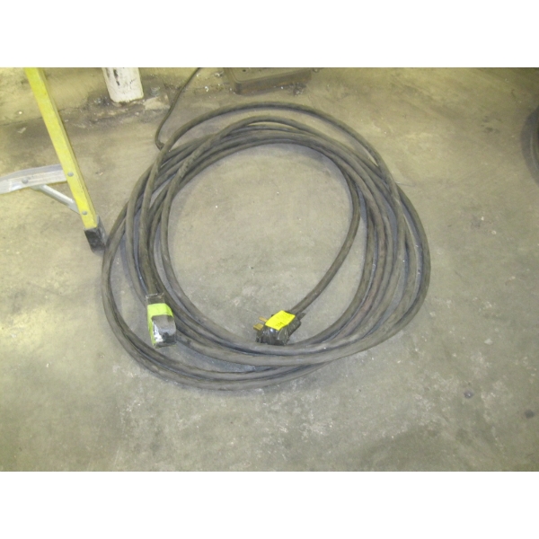 HEAVY DUTY 220V EXTENSION CORD