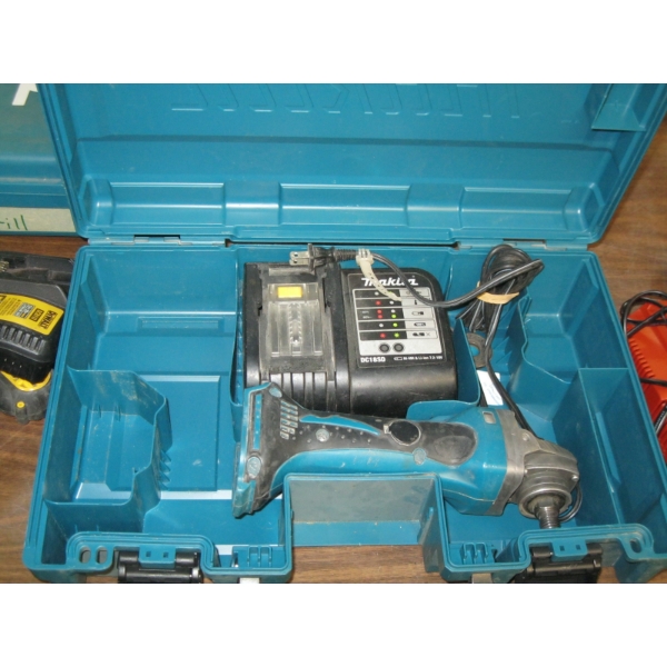 MAKITA ANGLE GRINDER W/CHARGER, NO BATTERY