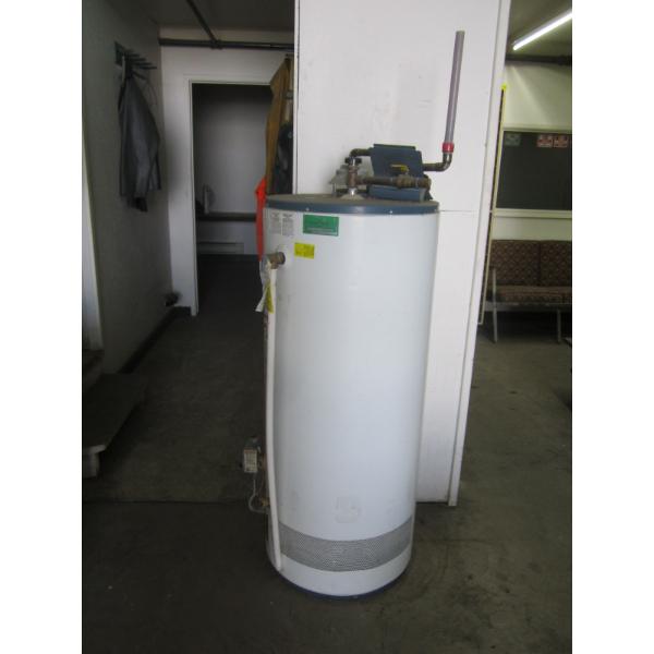 GAS HOT WATER TANK