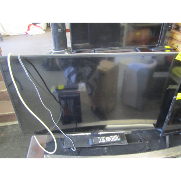 40" RCA TV W/REMOTE