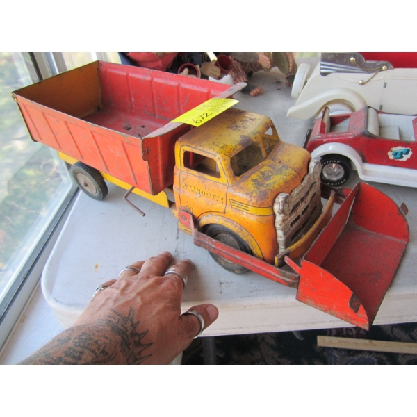 WYANDOTTE TIN LOADER TRUCK
