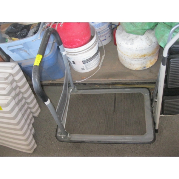 4 WHEEL CART W/HANDLE