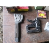 Image 2 : STAPLE GUN & STAPLES