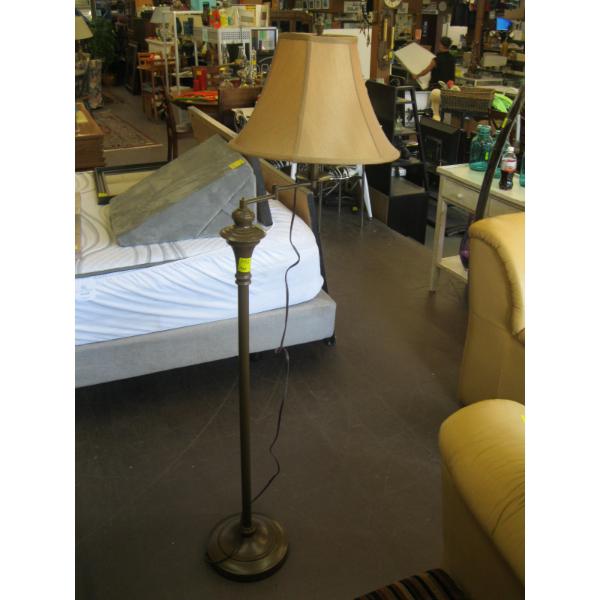 FLOOR LAMP