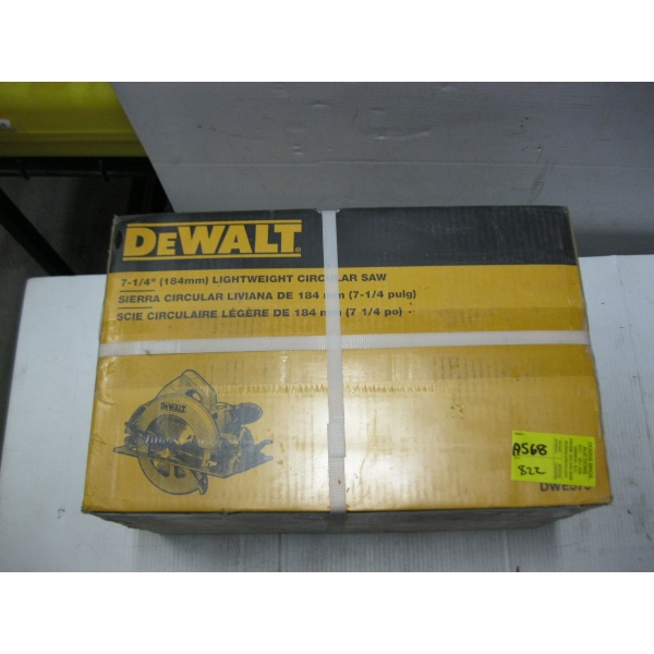 NEW IN BOX DEWALT CIRCULAR SAW