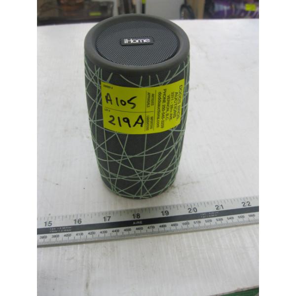 IHOME BLUETOOTH SPEAKER