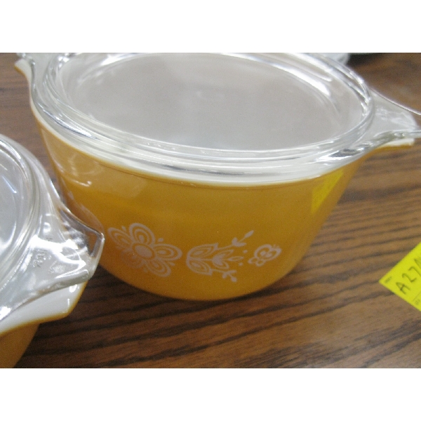 2 PYREX BAKING DISHES W/LIDS