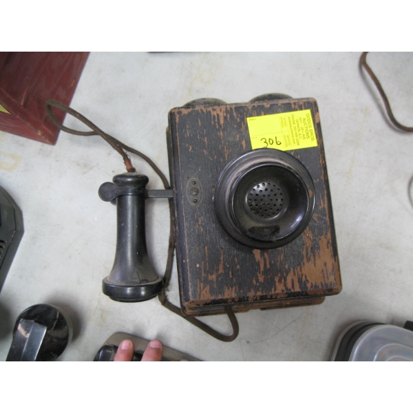 VINTAGE WOOD CASED TELEPHONE W/HAND PIECE