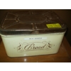 Image 1 : MEAT GRINDER IN BREAD BOX