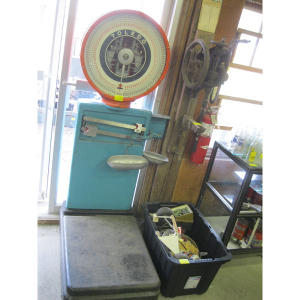 LG. 2000LB TOLEDO PLATFORM SCALE