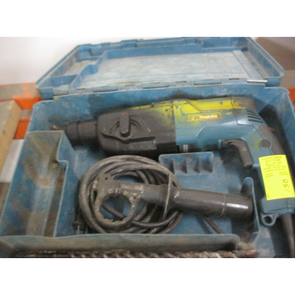 MAKITA HAMMER DRILL W/BITS