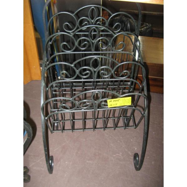 METAL WROUGHT IRON DECORATIVE MAGAZINE HOLDER