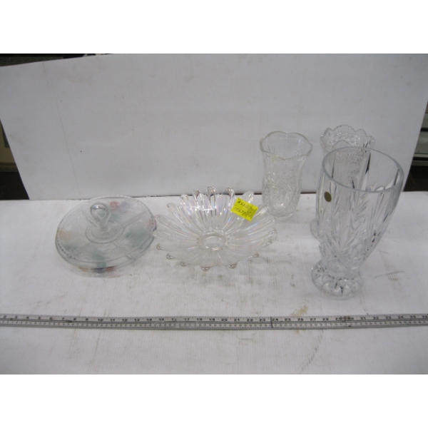 6 PIECES OF GLASSWARE, CRYSTAL VASES, ETC.