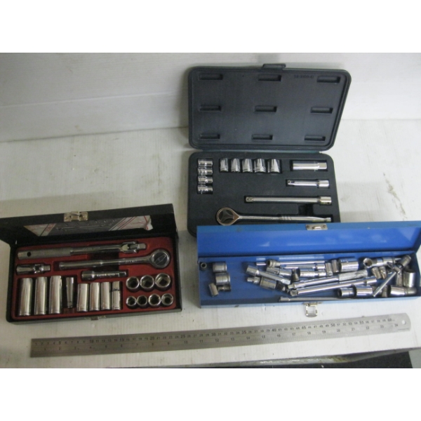 3 CASED SOCKET SETS