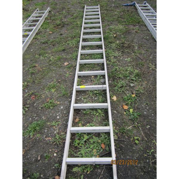 1 PIECE 12' ALUMINUM EXTENSION LADDER