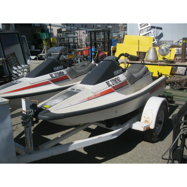 2 - YAMAHA WAVERUNNERS & THE DOUBLE WAVERUNNER TRAILER W/PAPERS