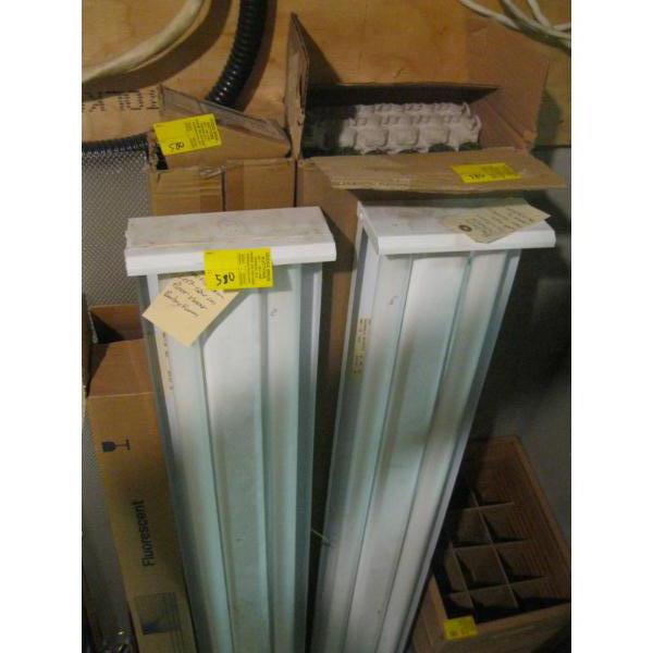 ASST. FLUORESCENT LIGHT FIXTURES & BULBS