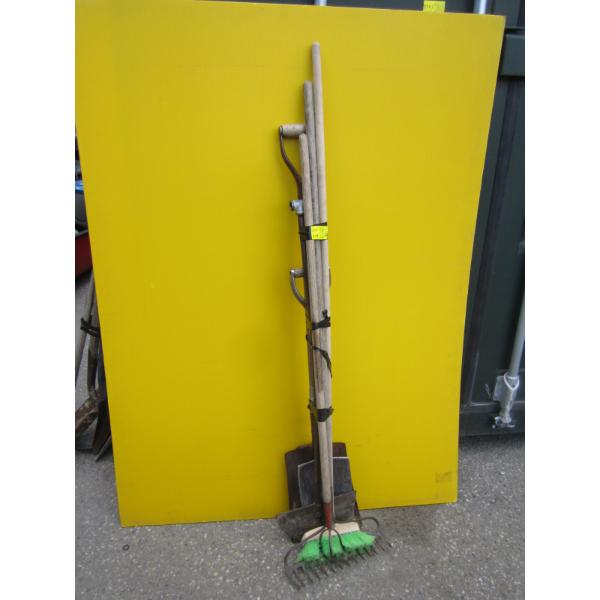 BUNDLE OF ASST. GARDEN TOOLS