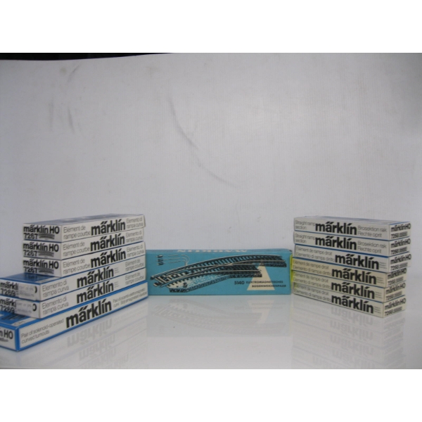 13 BOXES OF HO TRAIN TRACK PIECES
