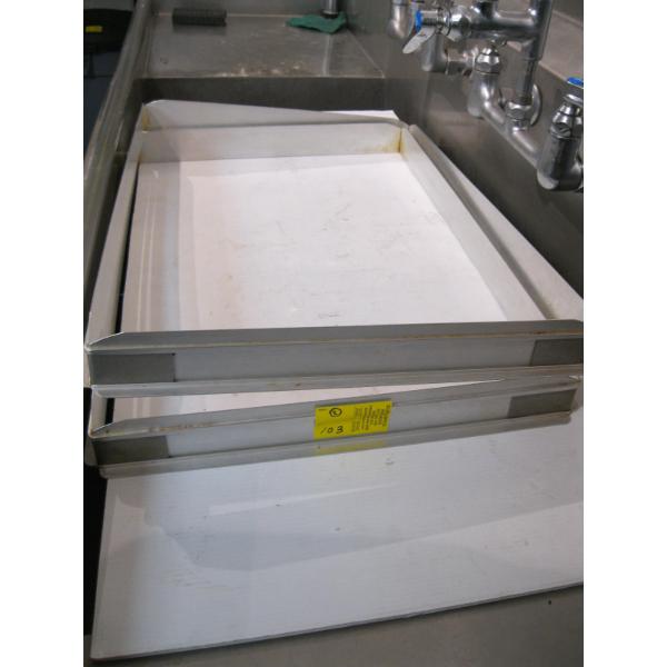 2 CAKE MOLDS & A COOLING RACK