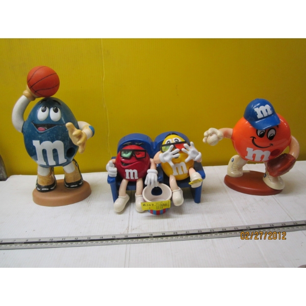 3 M&M FIGURINES