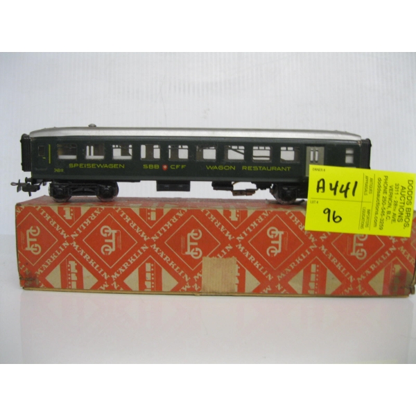 HO TRAIN CAR