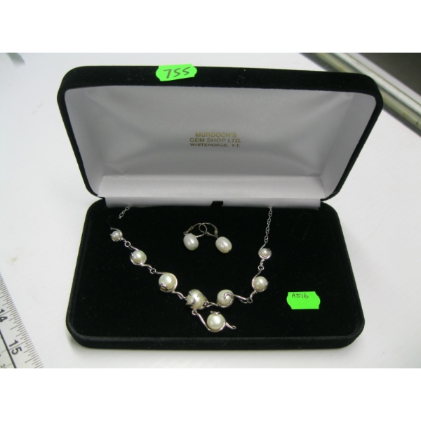 PEARL & SILVER NECKLACE & EARRING SET