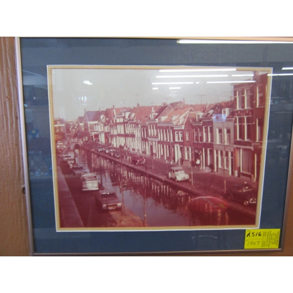 FRAMED PRINT OF VINTAGE CITY STREET