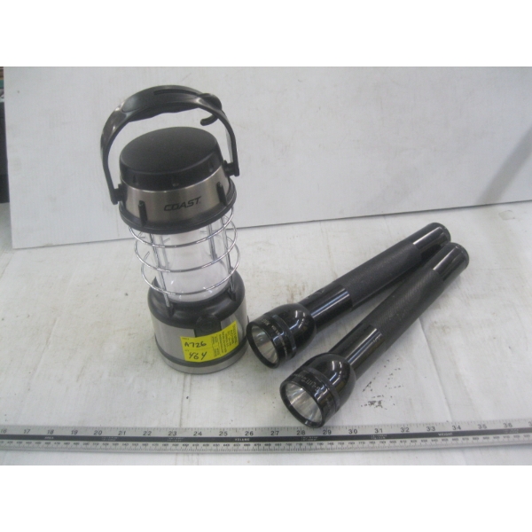 COAST LANTERN & 2 BLACK FLASHLIGHTS