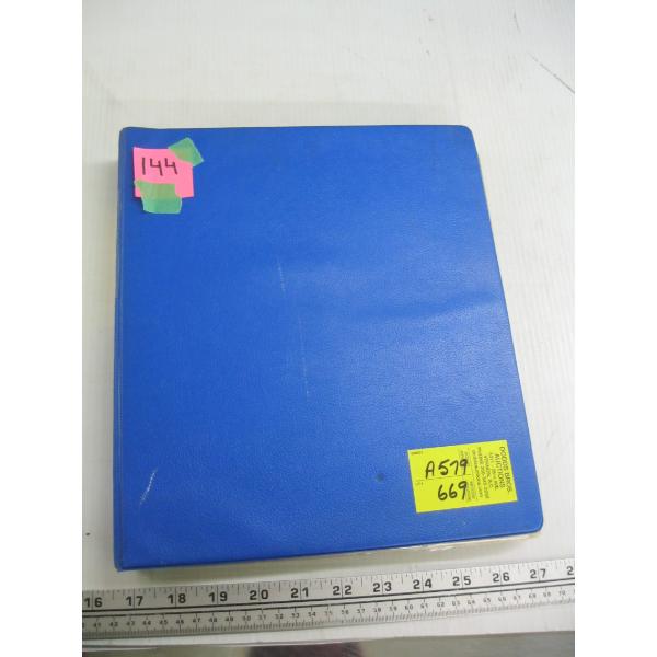 BINDER OF HOCKEY CARDS