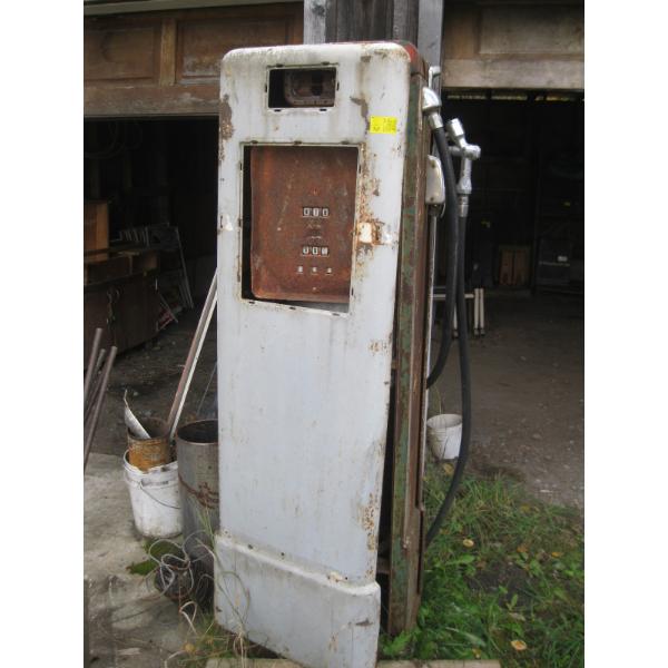 1951 BOWSER GAS PUMP