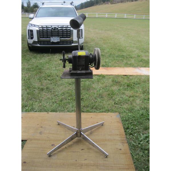 CRAFTSMAN BENCH GRINDER ON STAND