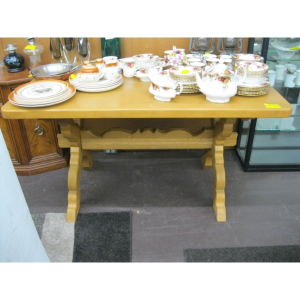 SOLID WOOD TABLE